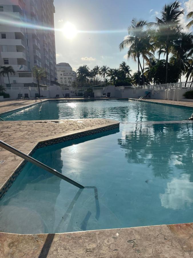 Ocean Front 2 Bedroom & Bath In Isla Verde Сан Хуан Екстериор снимка